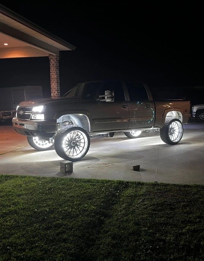 Wheel rings + 12 Rock Lights